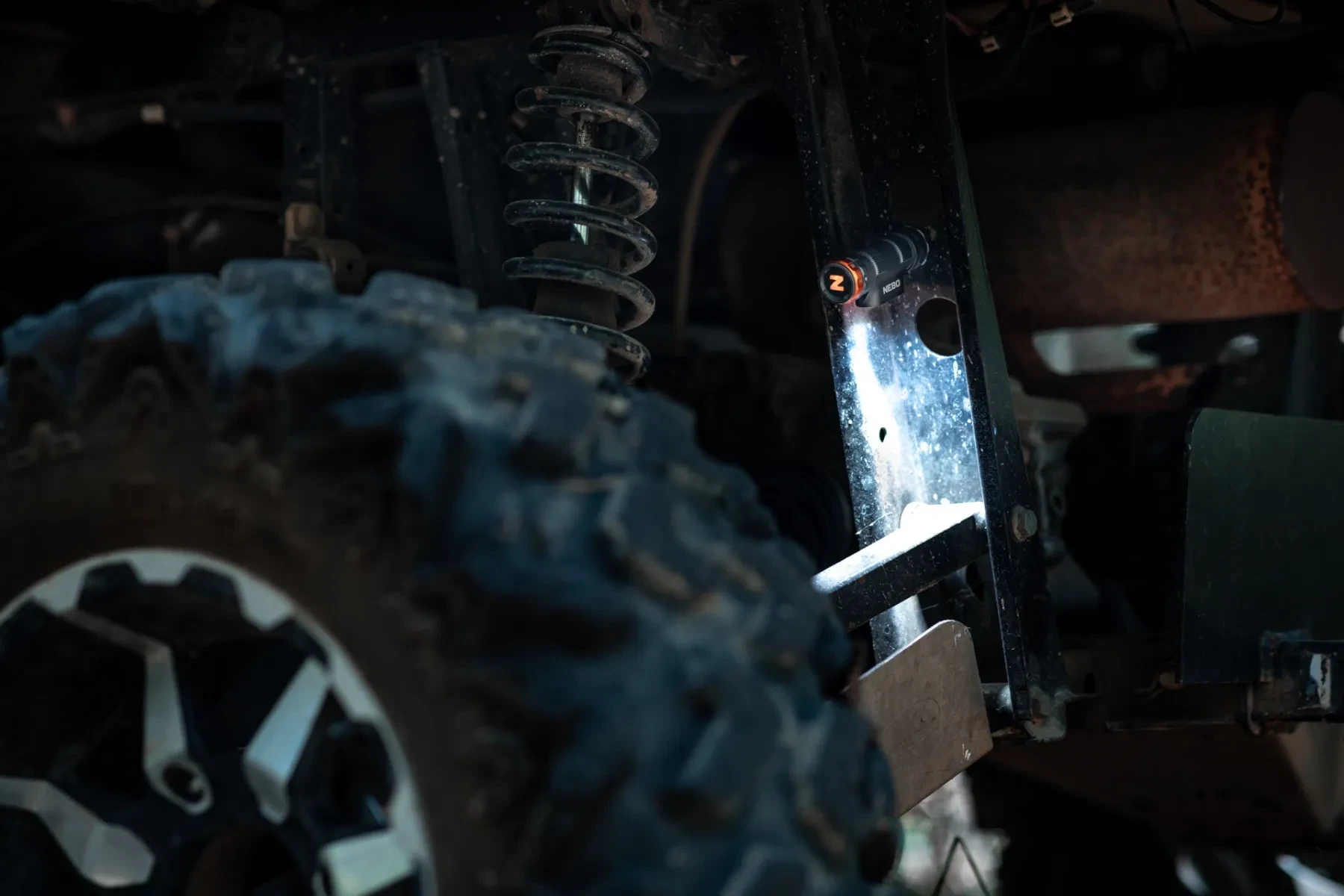 LINTERNA TRANSEND 1500L HAZ 129MT RECARGA USB